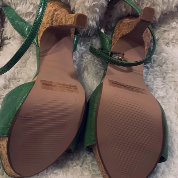 Lime Green platform heel size 7 - Picture 4 of 4